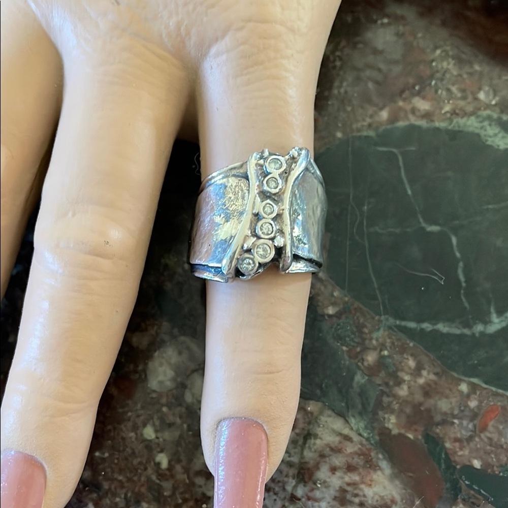 Elegant Silver Ring with Crystal Accents